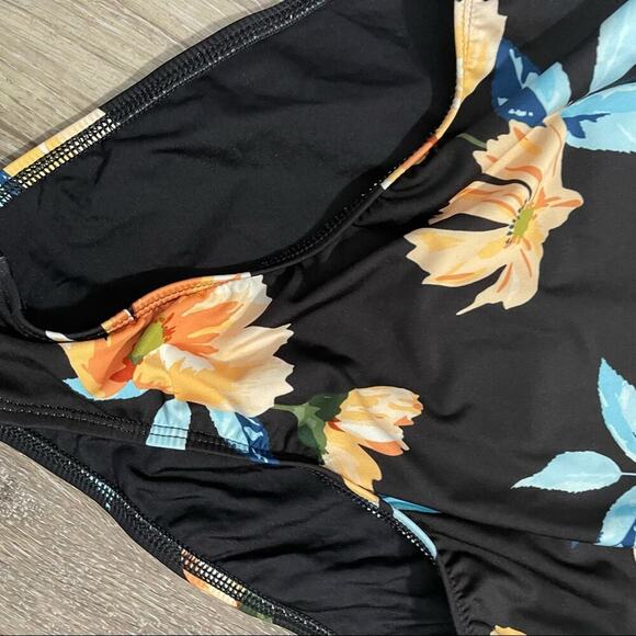 Ella Moss black floral halter one piece swimsuit size medium - Picture 5 of 7